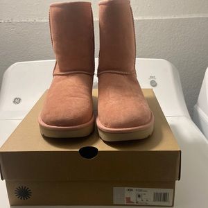 Pink classic ll short uggs
